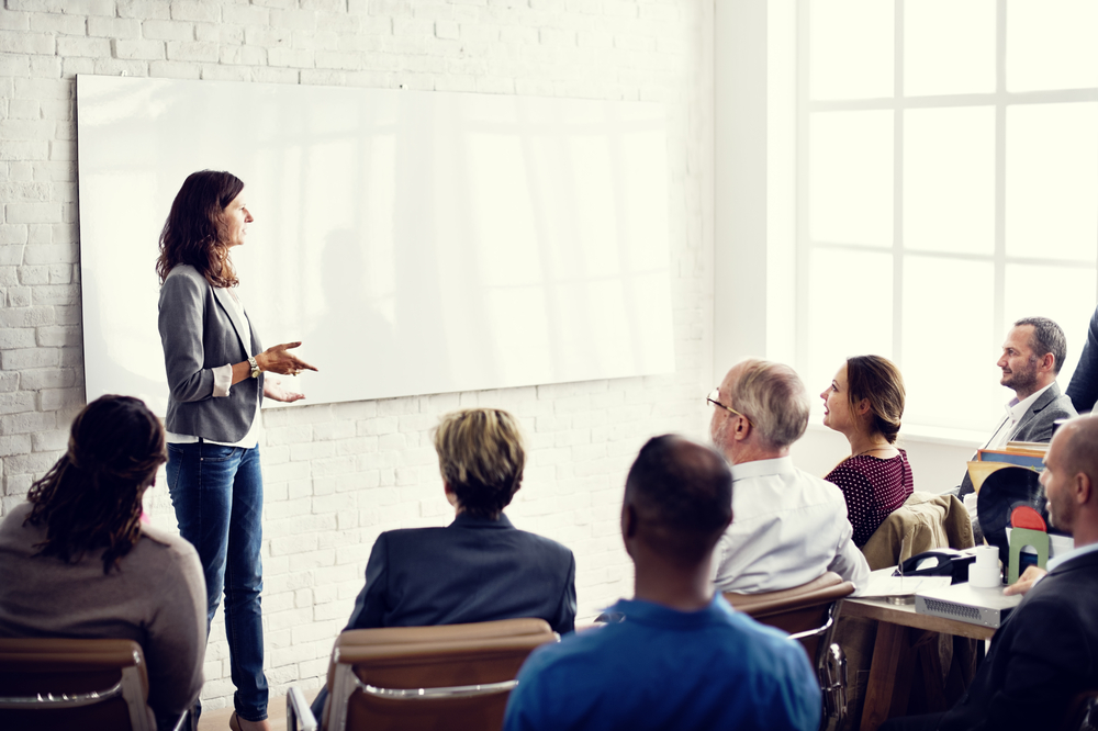 Leaders_Who_Can’t_Teach_Can’t_Change_Robert_Rose_contentadvisory.net_leader_teacher_woman_classroom